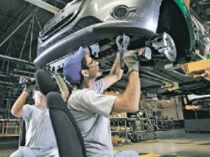 Emprego industrial tem em abril o 43º resultado negativo consecutivo