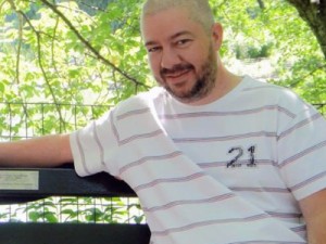 Empresário é achado dentro de carro em chamas em SP; polícia investiga