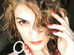 Escritora Clara Averbuck denuncia ser vítima de estupro de motorista de Uber