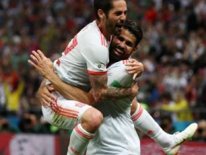 Espanha marca com Diego Costa e ganha a primeira na Rússia