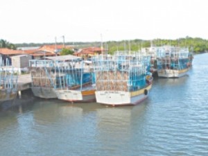 Esquema envolve barcos clonados