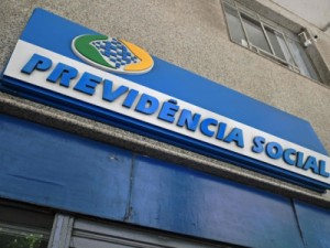 Estados têm rombo de R$ 1,12 milhão por servidor