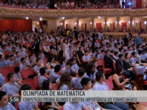 Estudantes da rede pública recebem prêmios da Olimpíada de Matemática