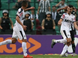 "Eu acredito!": com gol no fim, Galo bate Figueira e frustra festa do Timão