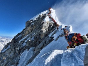 Everest “Engarrafamento” no topo após 4 mortes