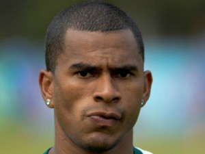 Ex-palmeirenses marcam, Oeste bate Náutico e quebra série de empates