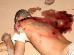 Ex-presidiário é assassinado com tiros de escopeta em frente à sua residência