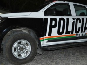 Ex-presidiário morre baleado depois de atacar com faca a polícia de Porteiras