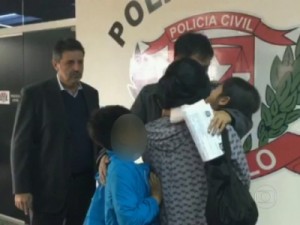Executivo de montadora enfrenta suspeitos, mas família é sequestrada