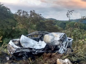 Explosão de caminhão-tanque deixa 4 mortos e criança ferida em Itutinga