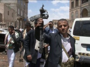 Explosões em mesquitas matam mais de 130 no Iêmen