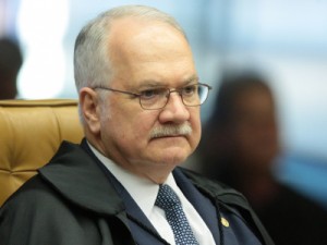 Fachin aceita desistência de pedido de liberdade do ex-presidente Lula