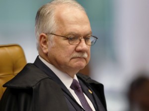 Fachin pede para PGR se manifestar sobre destino de inquérito que investiga Aécio Neves