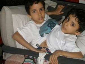 Família da Bahia busca atendimento para gêmeas siamesas em Goiânia