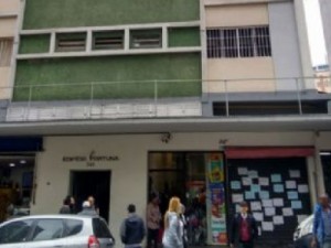 Família de menino morto em freezer saiu de casa há 2 dias, dizem vizinhos