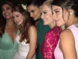 Famosos se empolgam em pista de dança do casamento de Marina Ruy Barbosa