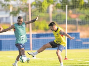 Felipe Pires ganha espaço no ataque do Fortaleza