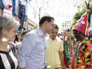 Fernando garante apoio do estado para a Festa de Santo Antônio