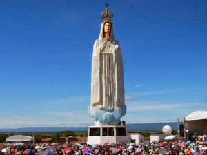 Festa de Nossa Senhora com três bispos e sorteio de moto, em Crato