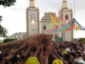 Festa do Pau da Bandeira de Barbalha é reconhecida como patrimônio cultural cearense