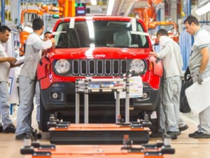 Fiat Chrysler começa a produzir Jeep Renegade em Pernambuco