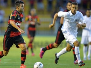 FLA sofre, mas bate Resende por 2 x 1. Anderson Pico marca a favor e contra