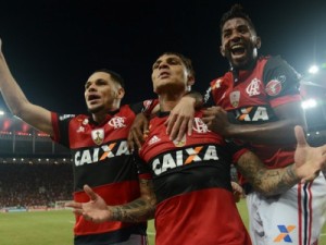 Fla vence a Católica e fica perto de mata-mata da Libertadores