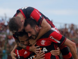 Flamengo atropela Nova Iguaçu com gols de Guerrero e Mancuello