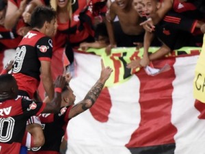 Flamengo de virada vence o Junior Barranquilla e sai com vantagem no Maracanã