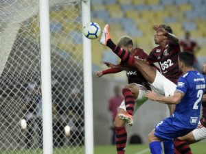 Flamengo encerra a série invicta do Cruzeiro na despedida de Juan