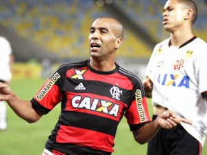 Flamengo faz 3 a 2 no Maracanã e quebra jejum contra o Atlético-PR