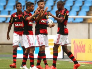 Flamengo faz confronto direto com Volta Redonda