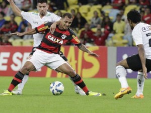 Flamengo perde de virada para Figueira e segue perto da área de risco
