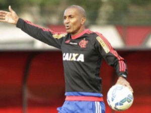 Flamengo treina na Arena Pantanal e recebe o carinho das crianças