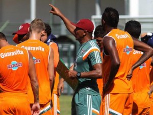 Fluminense aposta na movimentação para vencer clássico