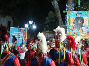 'Folia de Reis' reúne mais de 500 brincantes na cidade de Crato