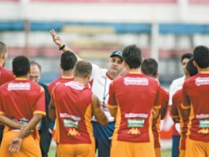 Fortaleza faz sua primeira em casa