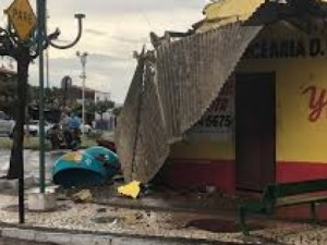 Forte chuva causa estragos em Santana do Acaraú