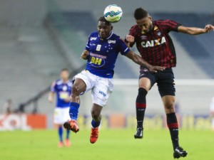 Furacão fica no empate com a Raposa e chega a oito jogos sem vencer