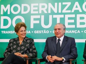 Futuro do futebol brasileiro depende de modernização, diz Dilma ao anunciar medidas