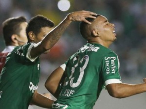 Gabriel Jesus salva reservas do Palmeiras e espanta fantasma do ASA
