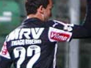 Galo supera Coxa, emplaca terceiro triunfo seguido e se mantém vice-líder