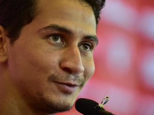 Ganso rebate críticas e se aprova, mas lembra: "Não jogo sozinho"