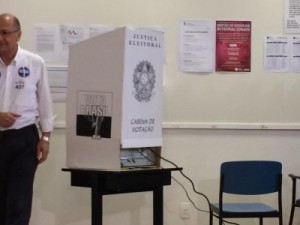 Geraldo Alckmin vota em escola da Zona Sul de São Paulo