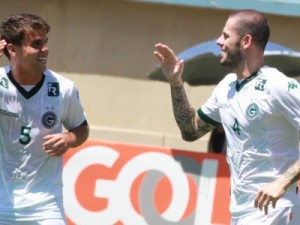 Goiás vence com autoridade, sai do Z-4 e amplia jejum do Joinville: 3 a 0