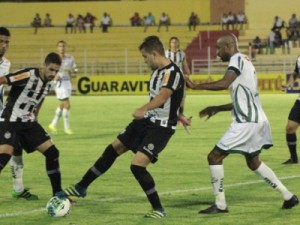 Gol de Hugo no fim dá vitória ao Luverdense contra o Tupi-MG