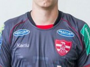 Goleiro Jackson Follmann tem perna amputada após acidente da Chape