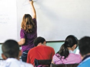 Governador anuncia reajuste de 13,01% para os professores do Estado