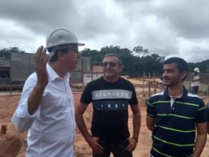 Governador Camilo Santana visita obras do teleférico do Caldas