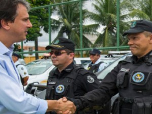 Governador entrega viaturas para novos batalhões da PM que integram o Interior do Estado